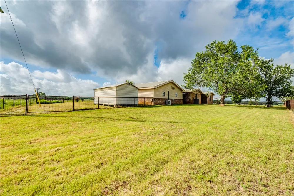 595 Cardinal Road Rosanky, TX 78953