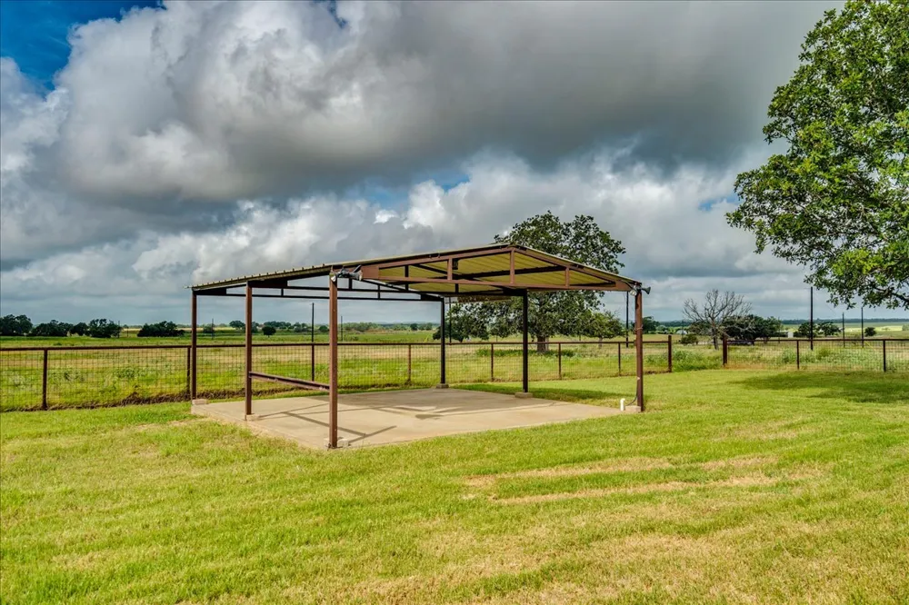 595 Cardinal Road Rosanky, TX 78953