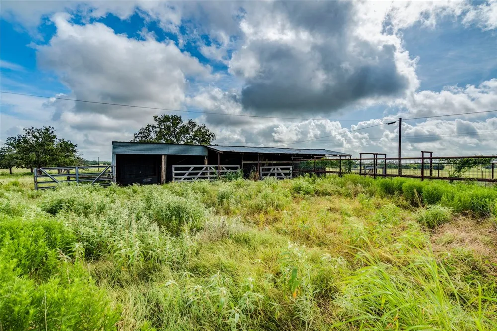 595 Cardinal Road Rosanky, TX 78953