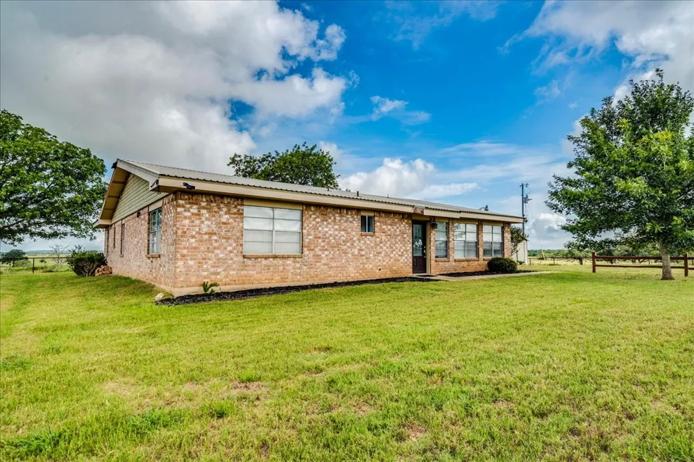 595 Cardinal Road Rosanky, TX 78953