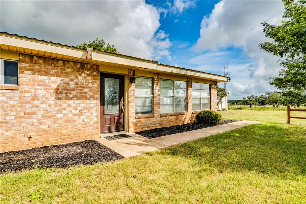 595 Cardinal Road Rosanky, TX 78953