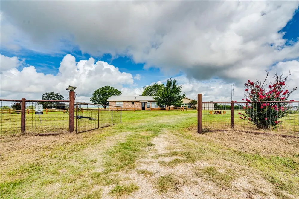 595 Cardinal Road Rosanky, TX 78953