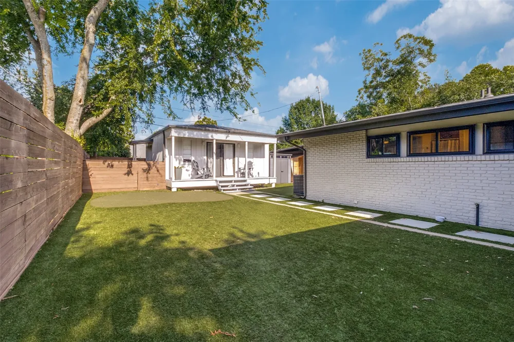 8630 Rolling Rock Lane Dallas, TX 75238