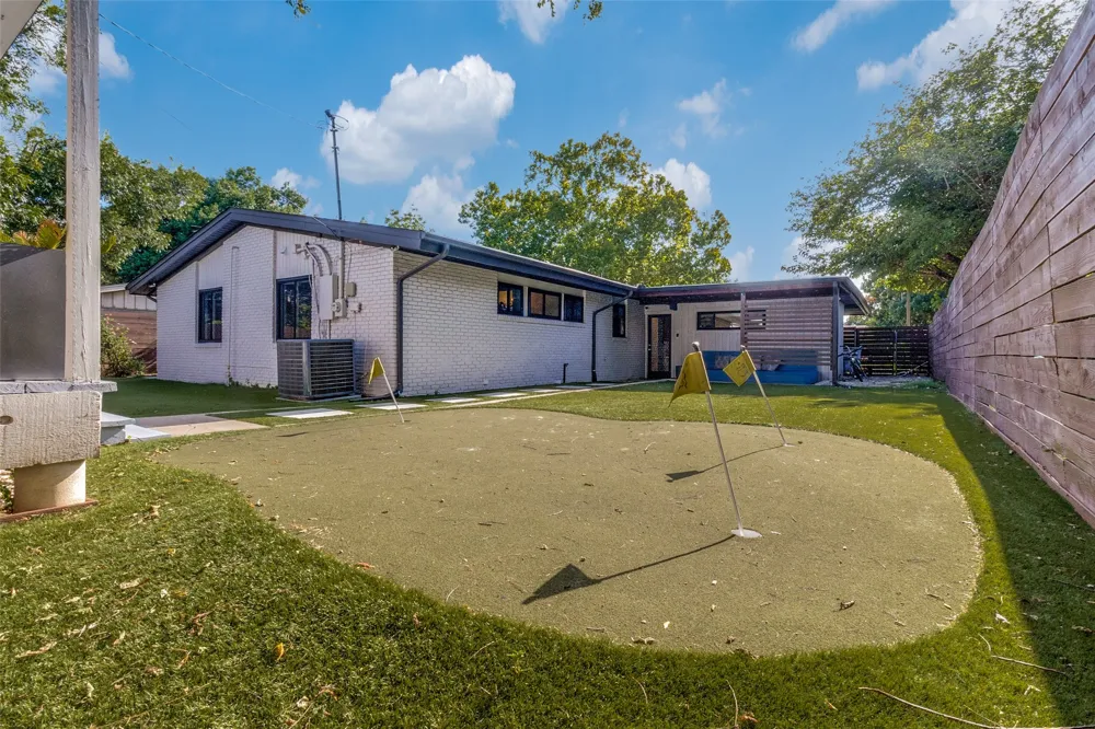 8630 Rolling Rock Lane Dallas, TX 75238