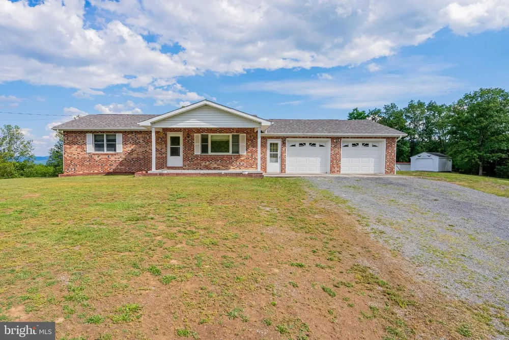 162 STRATUS DRIVE Cabins, WV 26855