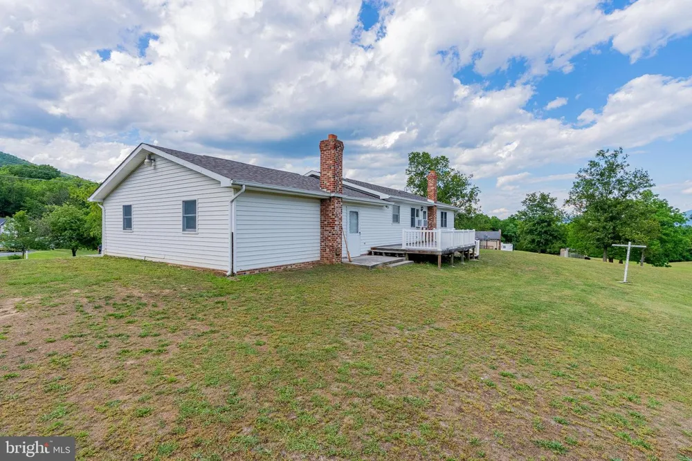 162 STRATUS DRIVE Cabins, WV 26855