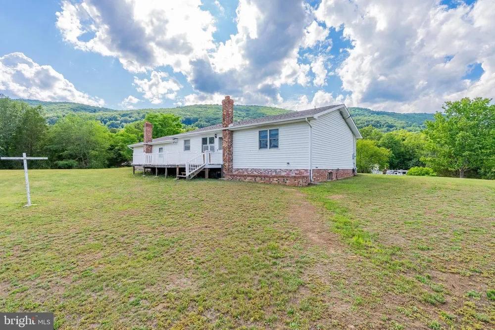 162 STRATUS DRIVE Cabins, WV 26855