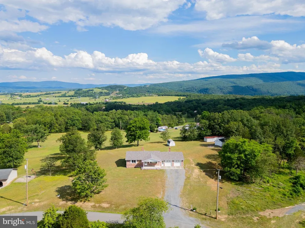 162 STRATUS DRIVE Cabins, WV 26855