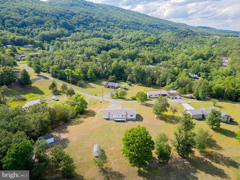 162 STRATUS DRIVE Cabins, WV 26855