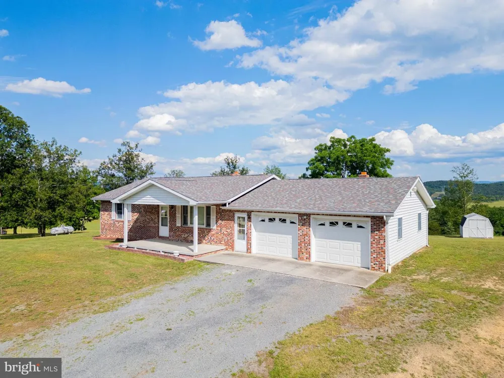 162 STRATUS DRIVE Cabins, WV 26855
