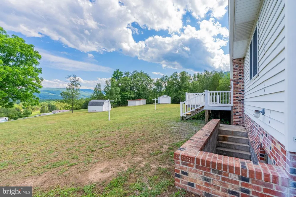 162 STRATUS DRIVE Cabins, WV 26855