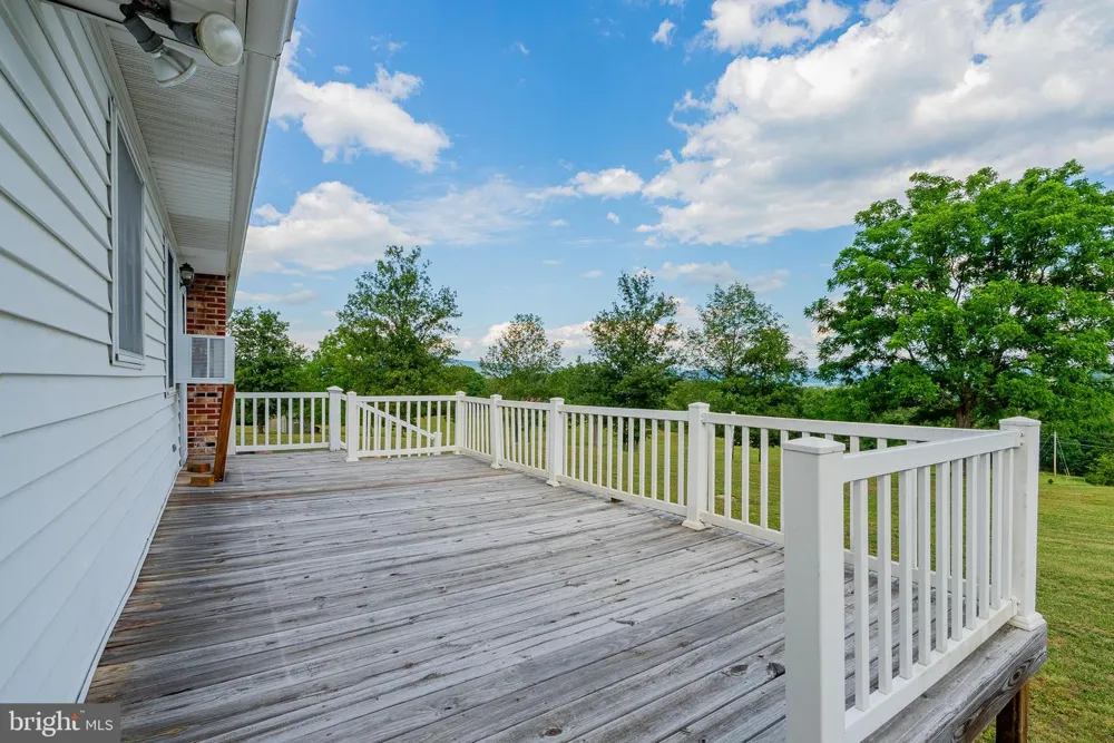 162 STRATUS DRIVE Cabins, WV 26855
