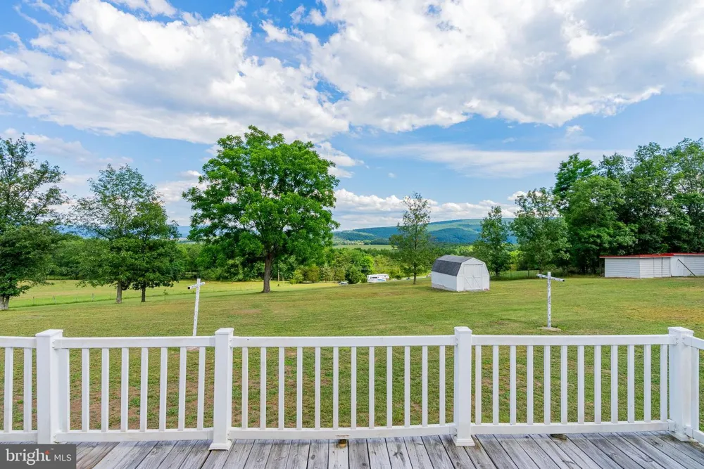 162 STRATUS DRIVE Cabins, WV 26855