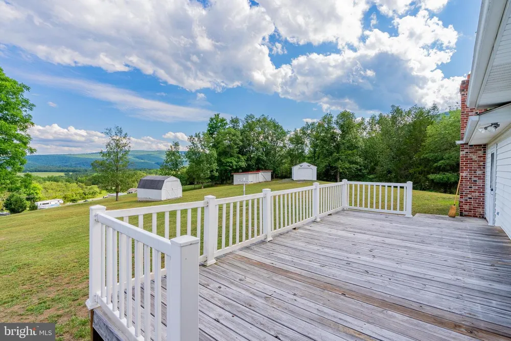 162 STRATUS DRIVE Cabins, WV 26855