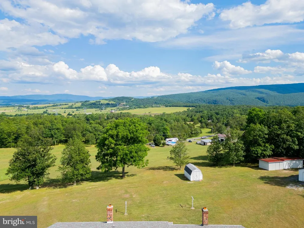 162 STRATUS DRIVE Cabins, WV 26855