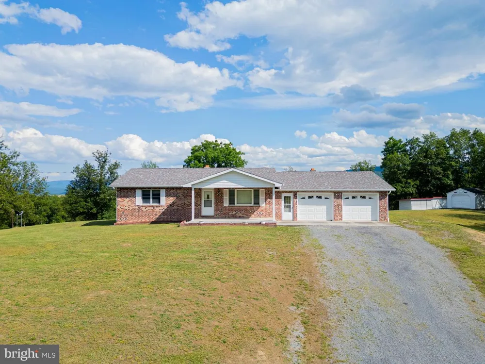 162 STRATUS DRIVE Cabins, WV 26855