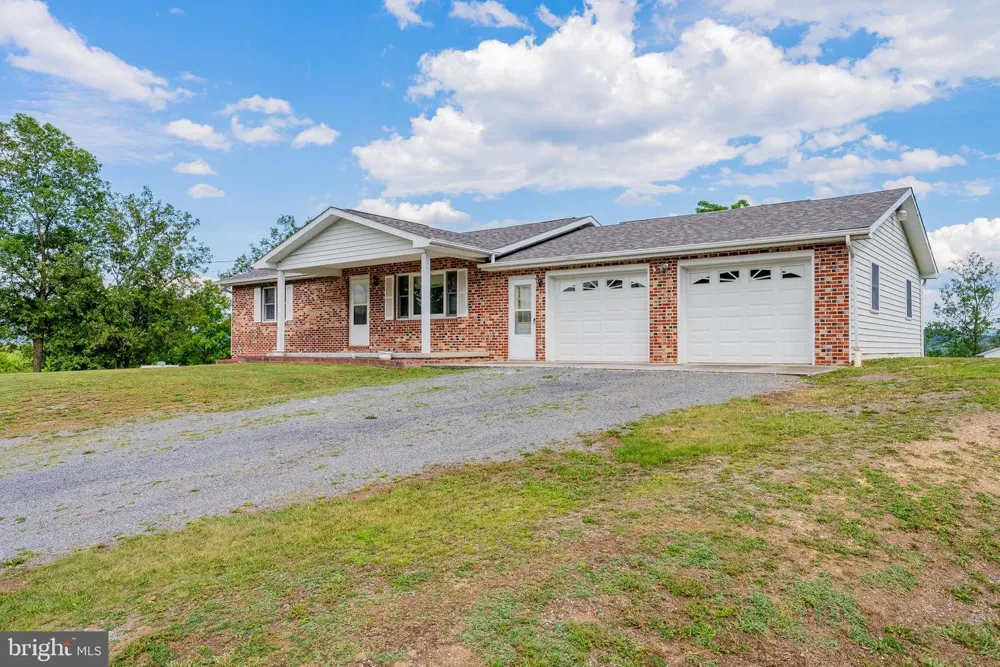 162 STRATUS DRIVE Cabins, WV 26855
