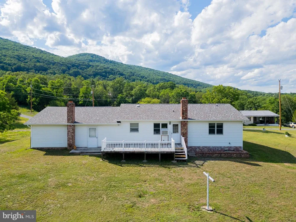 162 STRATUS DRIVE Cabins, WV 26855