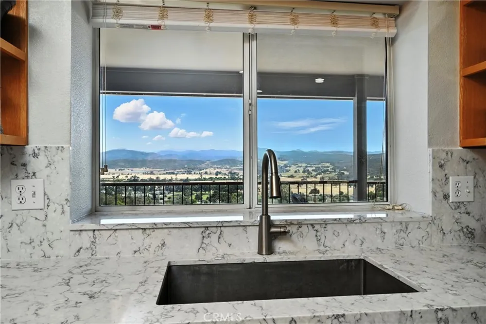 19415 Dallas Court Hidden Valley Lake, CA 95467