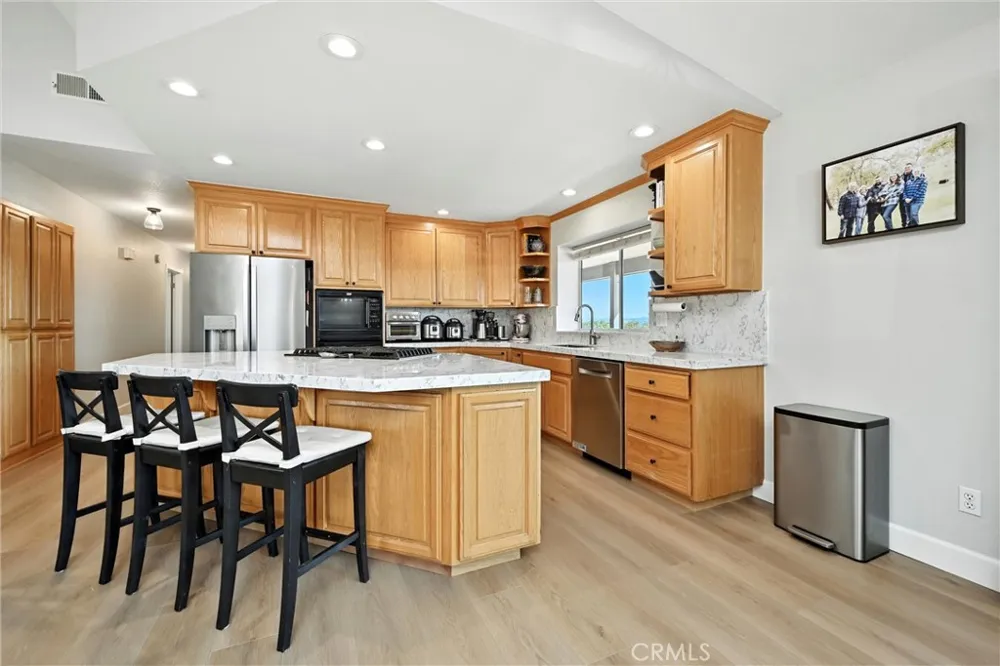 19415 Dallas Court Hidden Valley Lake, CA 95467