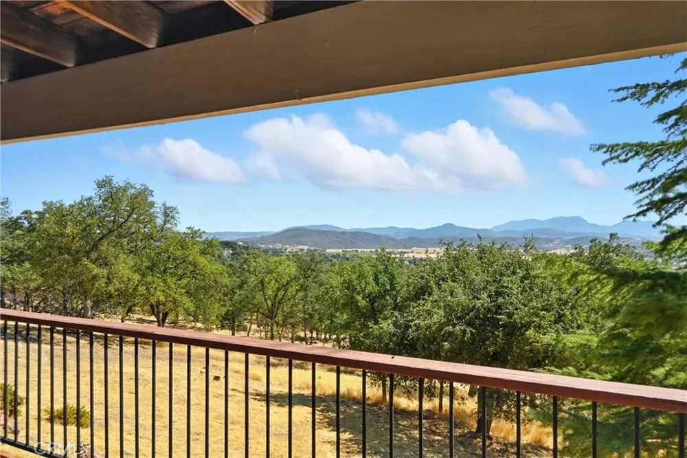 19415 Dallas Court Hidden Valley Lake, CA 95467