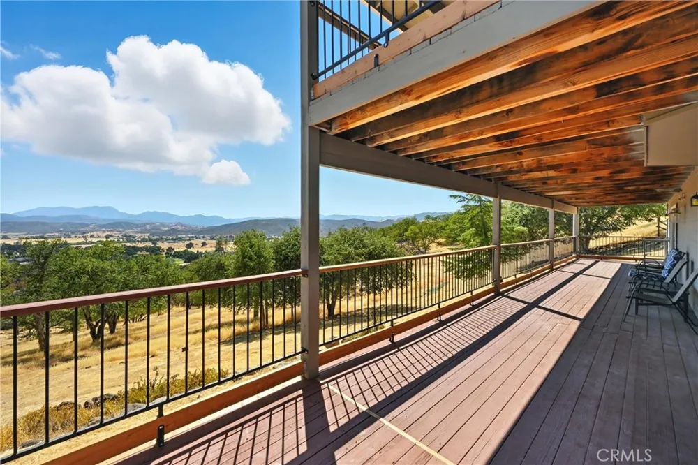 19415 Dallas Court Hidden Valley Lake, CA 95467