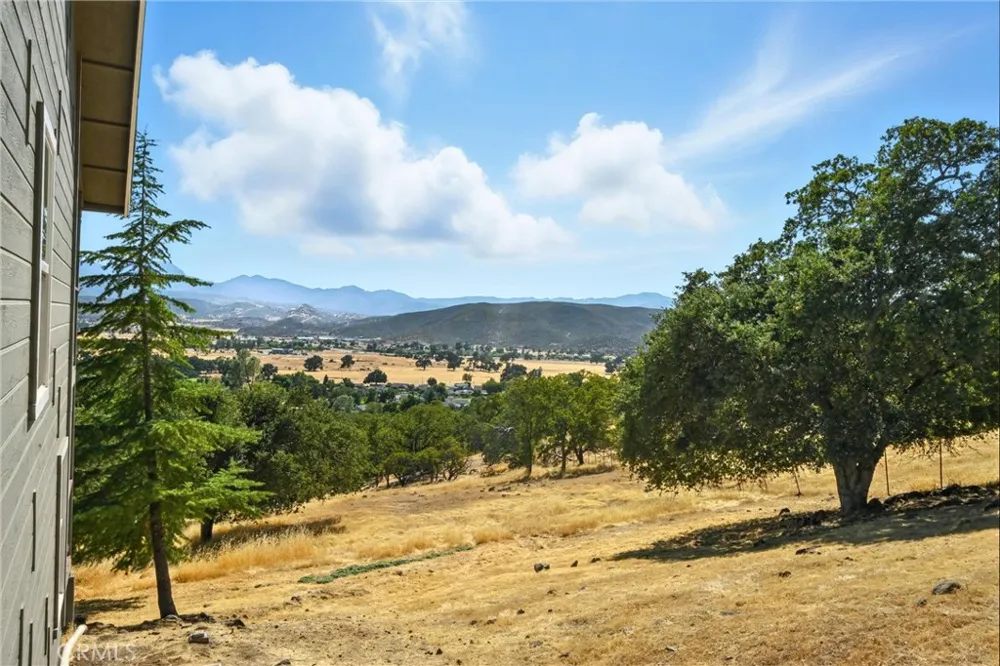 19415 Dallas Court Hidden Valley Lake, CA 95467