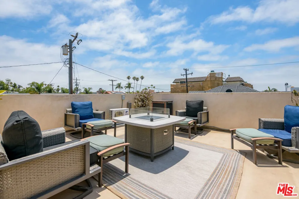 118 3rd Street Seal Beach, CA 90740