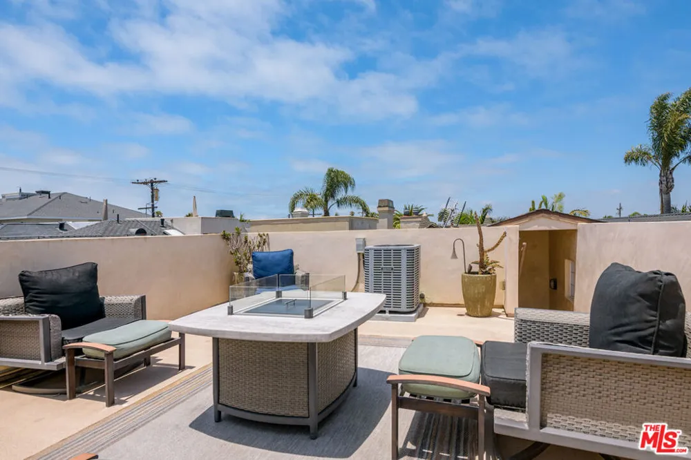 118 3rd Street Seal Beach, CA 90740