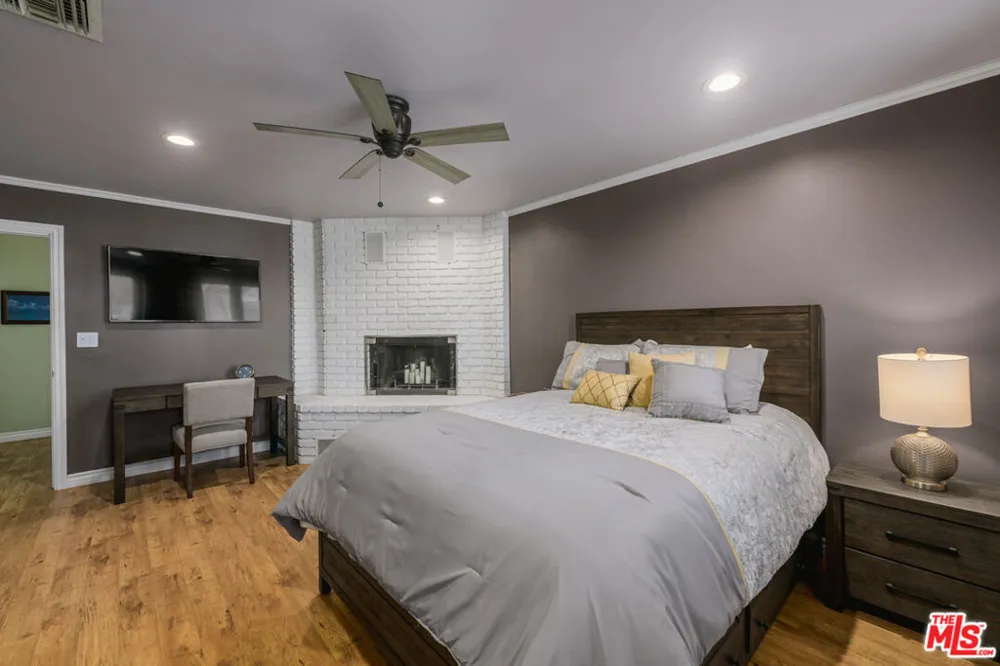 118 3rd Street Seal Beach, CA 90740