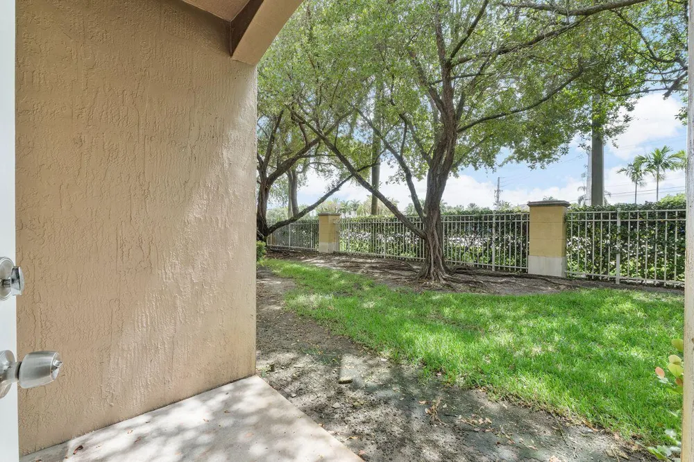 1912 SW 60th Avenue North Lauderdale, FL 33068
