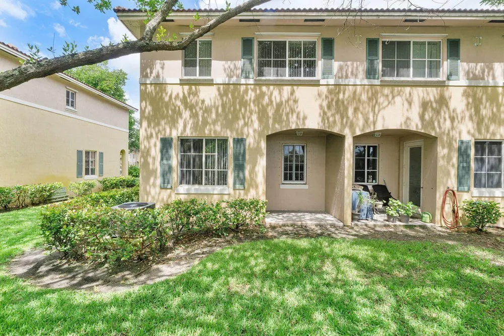 1912 SW 60th Avenue North Lauderdale, FL 33068