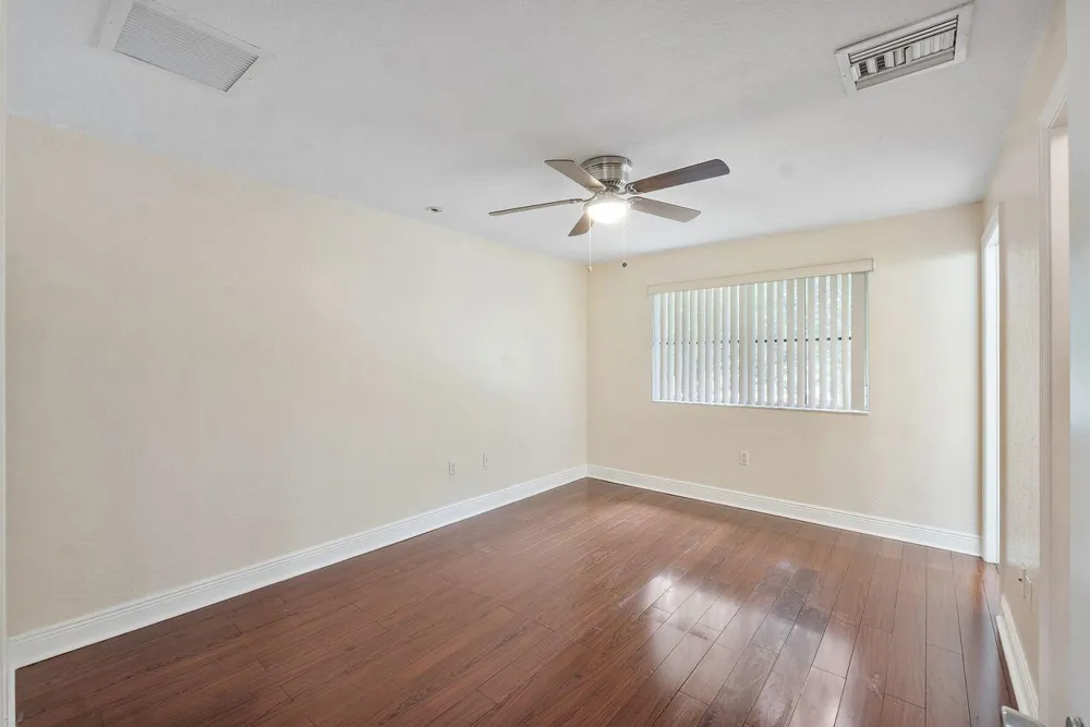 1912 SW 60th Avenue North Lauderdale, FL 33068