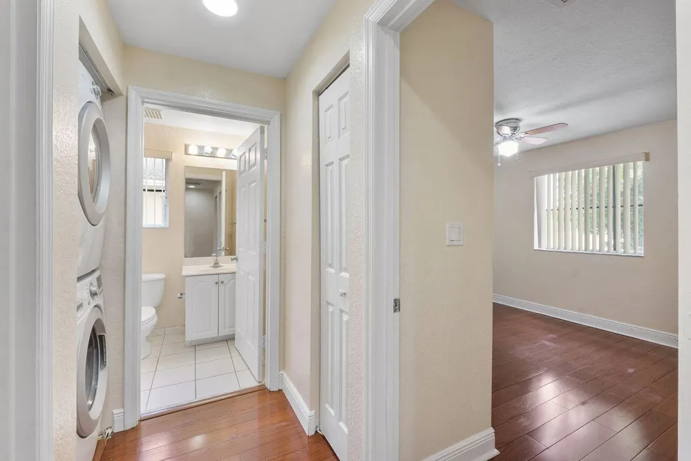 1912 SW 60th Avenue North Lauderdale, FL 33068