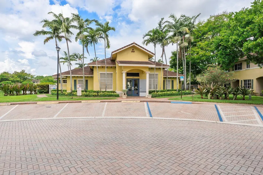 1912 SW 60th Avenue North Lauderdale, FL 33068