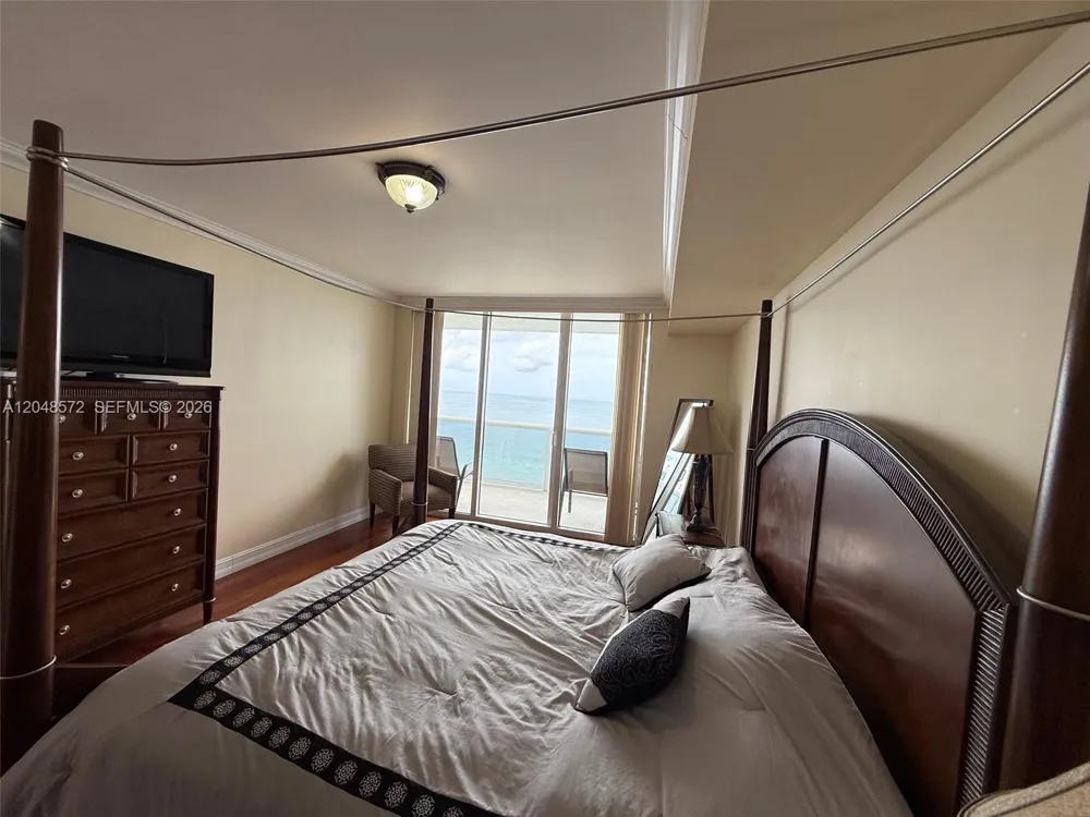 1800 S Ocean Dr #2203 Hallandale Beach, FL 33009