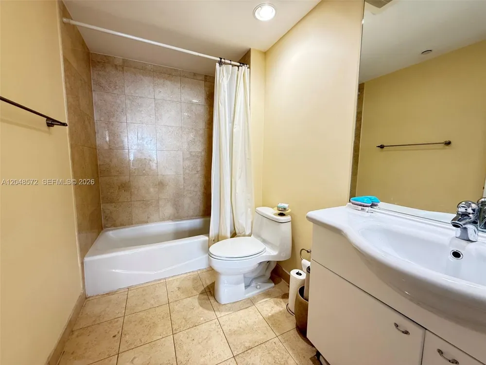 1800 S Ocean Dr #2203 Hallandale Beach, FL 33009