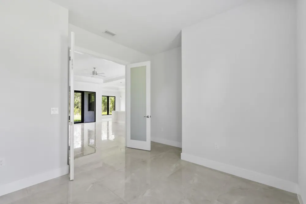 1412 22nd Avenue NE Naples, FL 34120