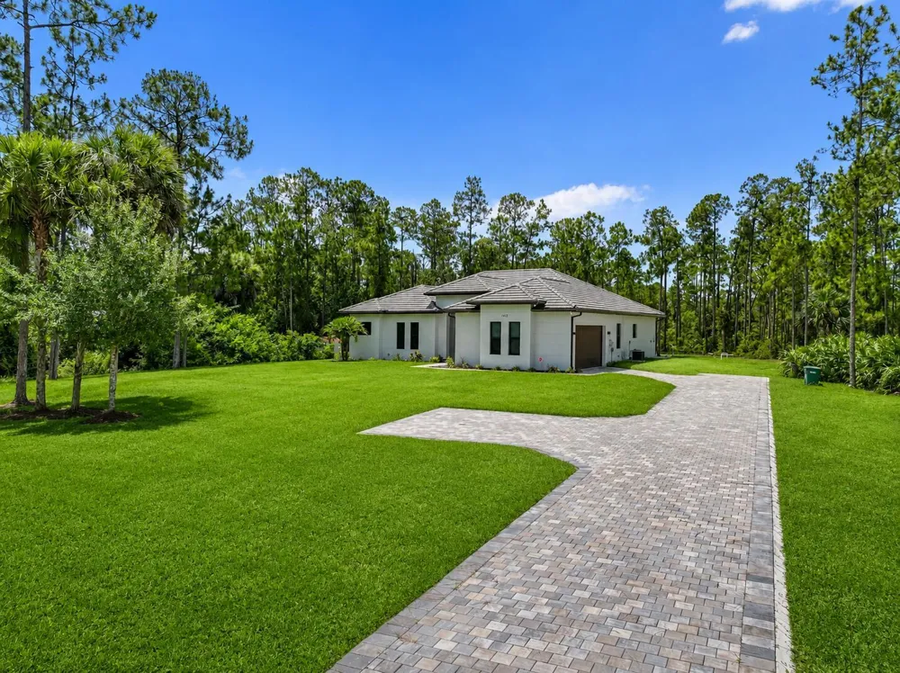1412 22nd Avenue NE Naples, FL 34120