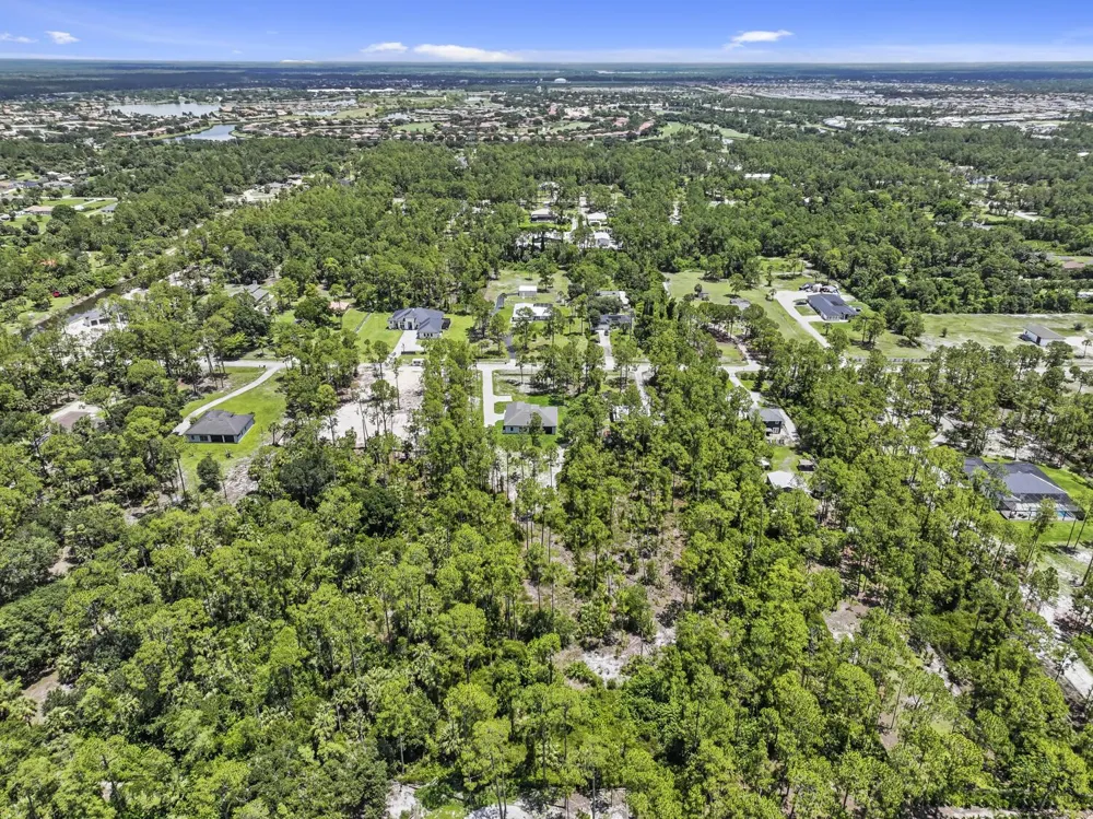 1412 22nd Avenue NE Naples, FL 34120