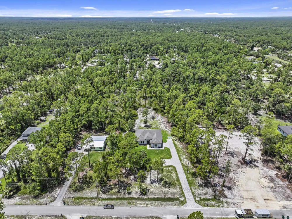 1412 22nd Avenue NE Naples, FL 34120