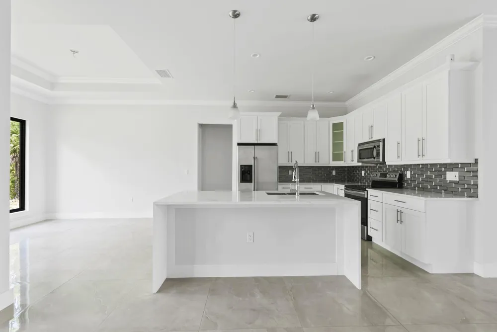 1412 22nd Avenue NE Naples, FL 34120