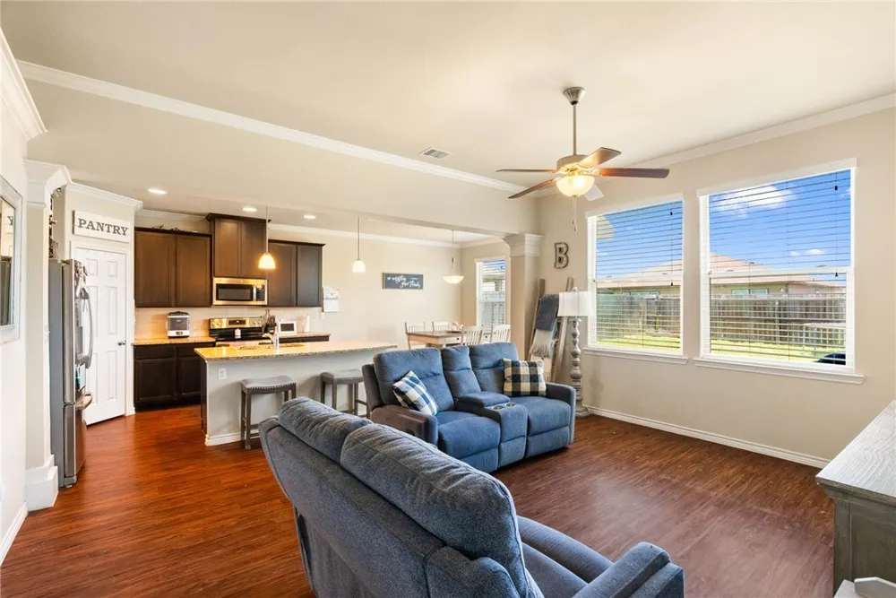 2238 Tallow Drive Portland, TX 78374