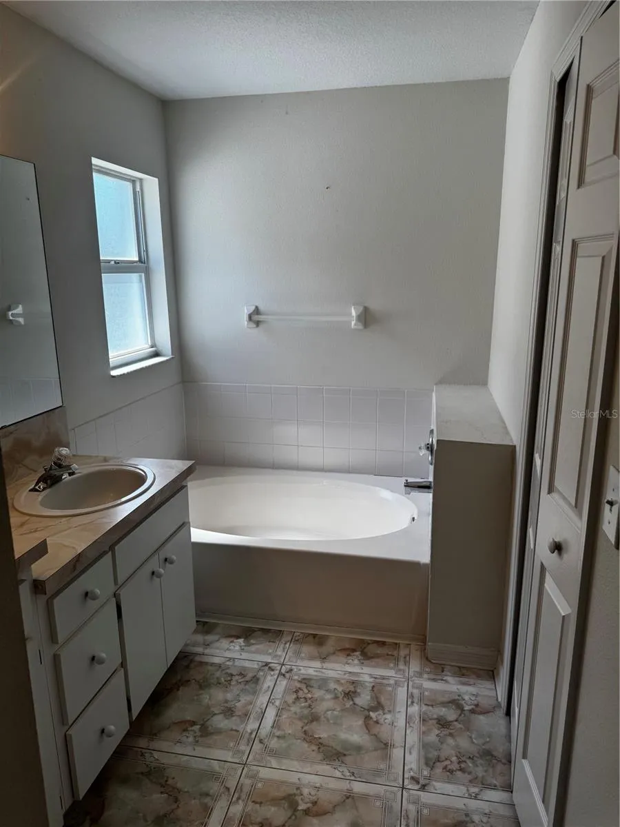 8806 CYPRESS HAMMOCK DRIVE Tampa, FL 33614