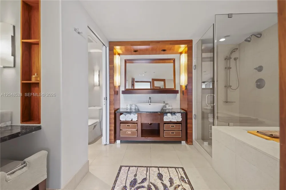 6801 Collins Ave #516 Miami Beach, FL 33141
