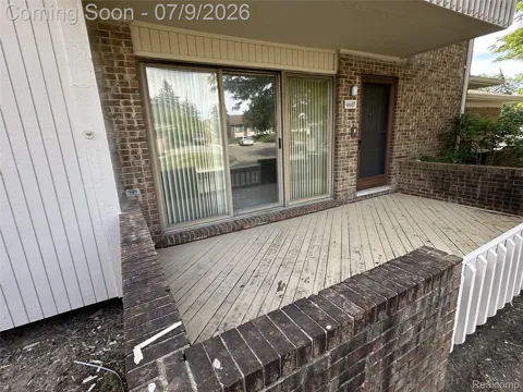 6669 Maple Lakes Drive