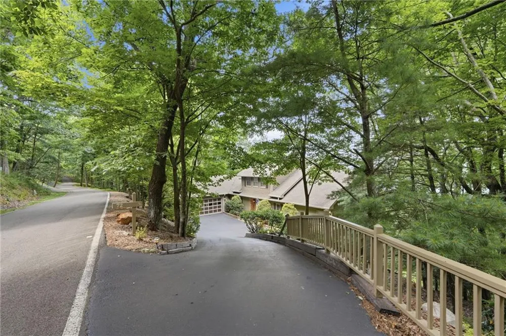 72 Wild Cherry Lane Big Canoe, GA 30143