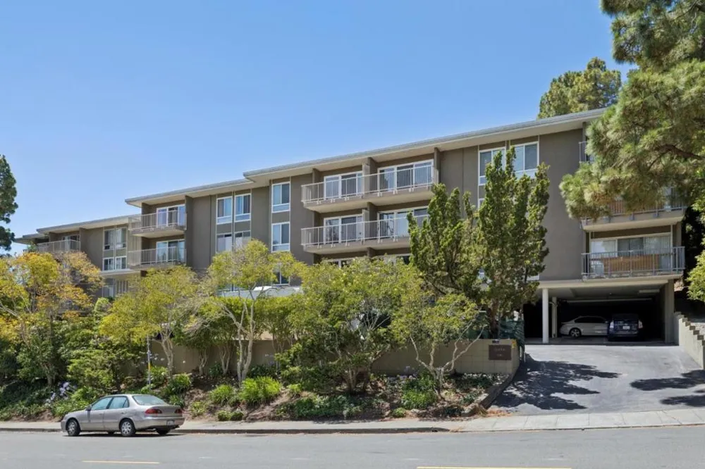 1101 Continentals Way #112 Belmont, CA 94002