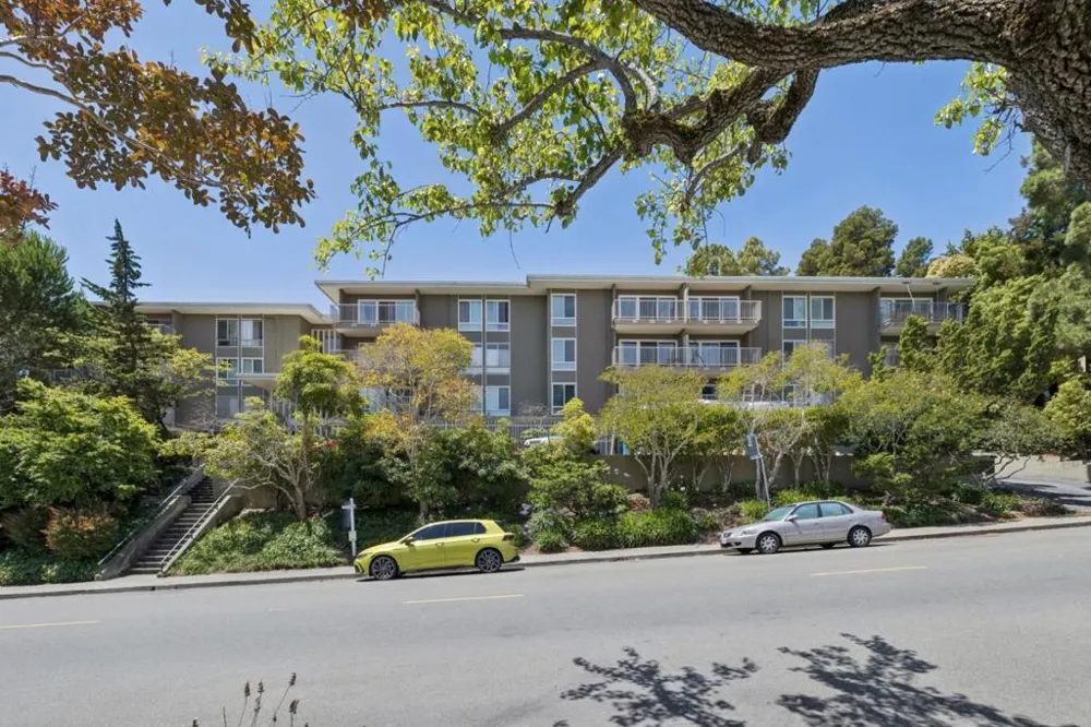 1101 Continentals Way #112 Belmont, CA 94002