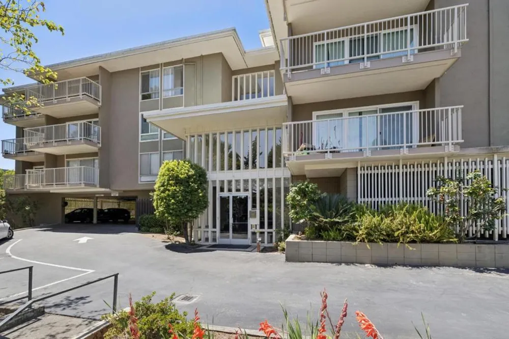 1101 Continentals Way #112 Belmont, CA 94002